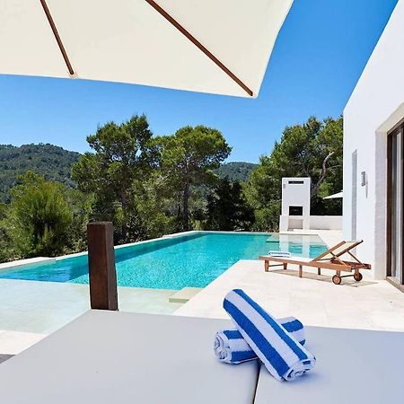 Vista de Muntanya Luxury Villa: Exclusive Beachside Retreat Sant Josep de sa Talaia Exterior photo