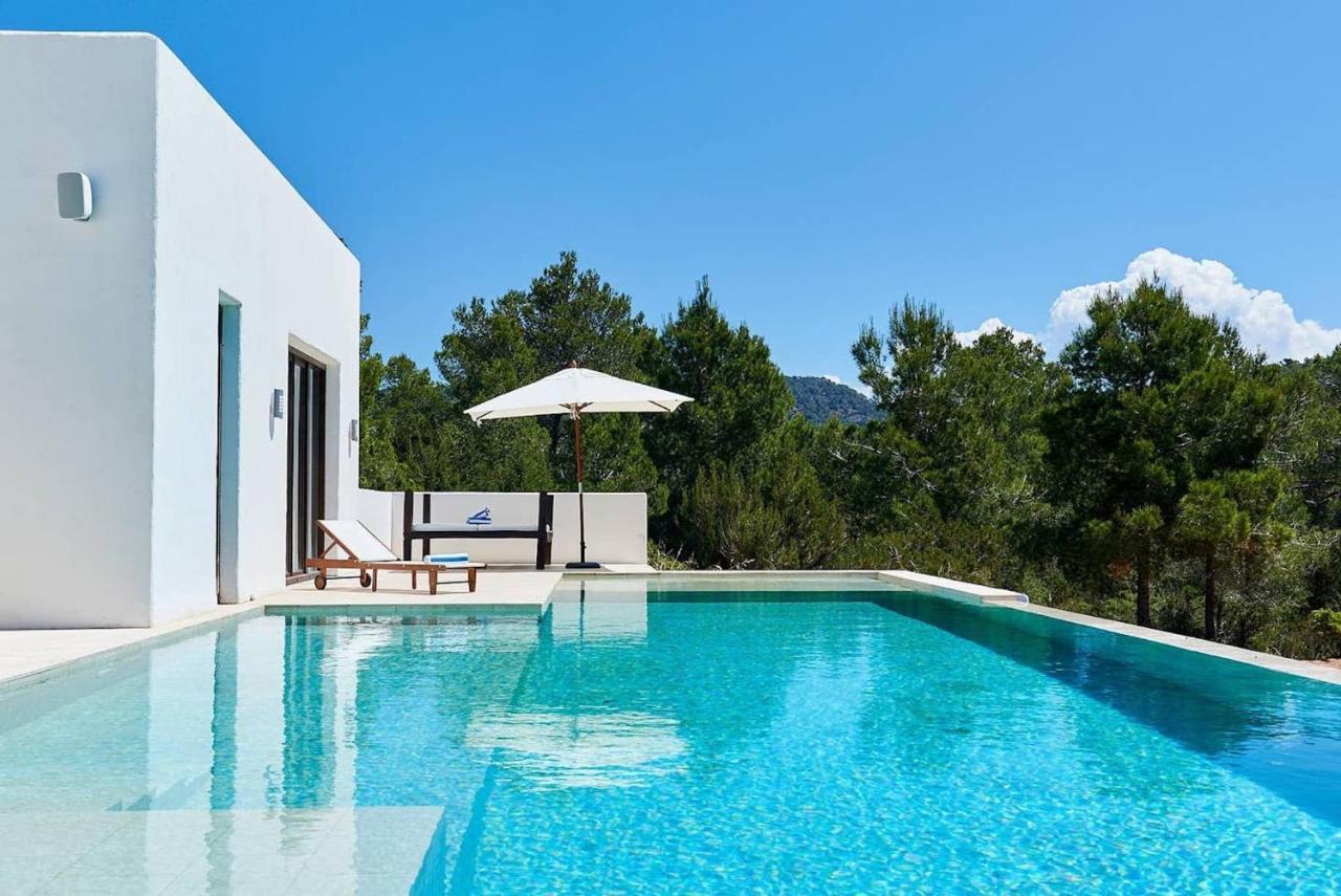 Vista de Muntanya Luxury Villa: Exclusive Beachside Retreat Sant Josep de sa Talaia Exterior photo