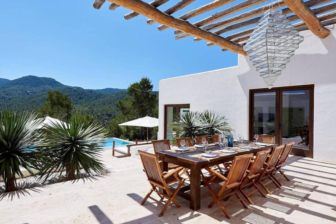 Vista de Muntanya Luxury Villa: Exclusive Beachside Retreat Sant Josep de sa Talaia Exterior photo